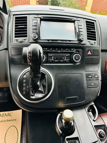 Volkswagen: Volkswagen Multivan: 2 l | 2013 il Universal — 13