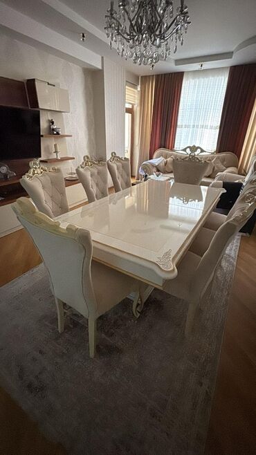 Yataq otağı dəstləri: Qonaq otağı üçün, İşlənmiş, Kvadrat masa, 8 stul