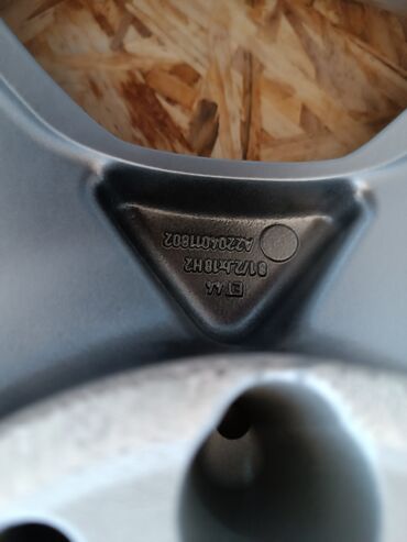 Диски: Литые Диски R 18 AMG, Комплект, отверстий - 5, Б/у — 9