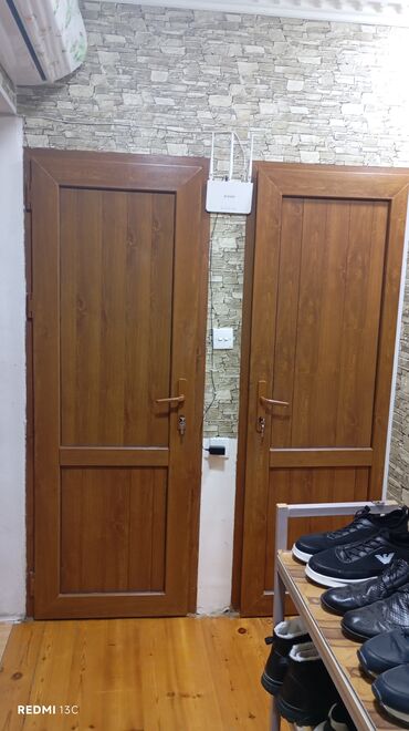 Mənzil kirayələyirəm: Mənzilin təsviri: - Geniş, işıqlı zal: L formalı yumşaq mebel — 7