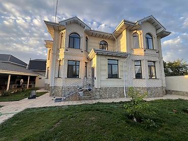 бишкее: 🏡 Продаётся просторный дом 270 м² в Арча-Бешике 📍 ул. Шербет, 131 🌳 4 — 2