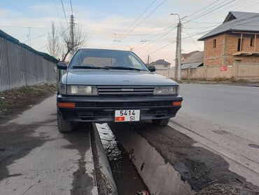 Toyota: Toyota Corolla: 1988 г., 1.3 л, Механика, Бензин, Хэтчбэк