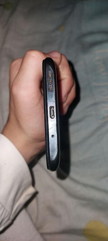 Смартфон Samsung Galaxy S4 (Black Mist), корпус с металлическим кантом