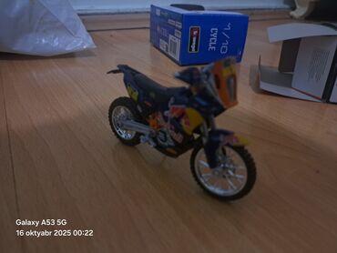 Oyuncaqlar: Ucu bir yerde 100 manat tek tek satilir — 7