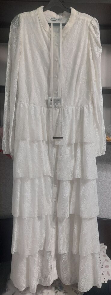 платье с белым воротником: Вечернее платье