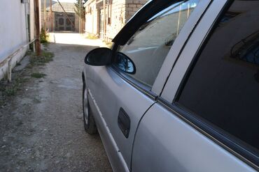 Opel: Opel Vectra: 1.6 l | 1998 il 367764 km Sedan — 10