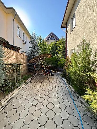 с джал: 🏡 СРОЧНО ПРОДАЮТСЯ 2-ЭТАЖНЫЕ ДОМА-БЛИЗНЕЦЫ! 🔥 📍 Район Джал ✨ На одном — 2