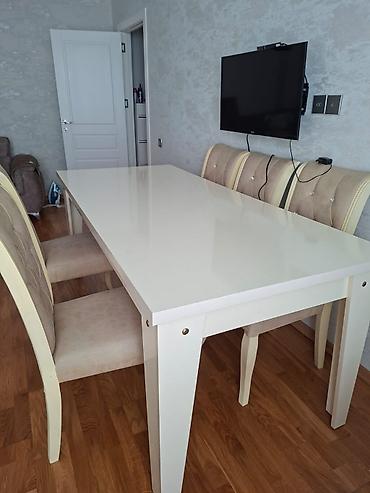 İşlənmiş, Masa və oturacaqlar, Kredit yoxdur