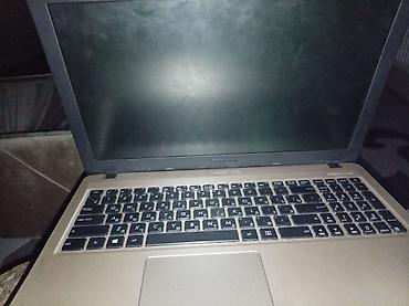 ASUS noutbuk - Model: ASUS X550 seriyası (klaviaturada tam ölçülü