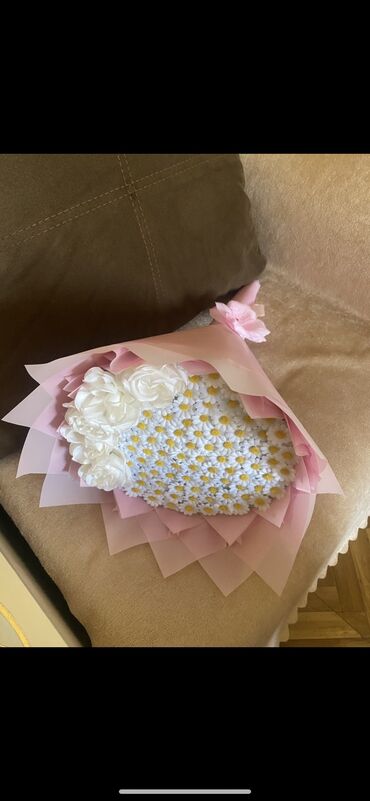 Buket güllər: Satilirlar endirim olub.Gul buketler 20m.cadirilma Hezi Aslaniv metro — 11