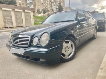 mercedes vario: Mercedes-Benz 230: 2.3 l | 1996 il Sedan