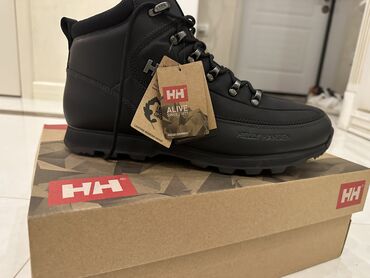 boots: Original Helly Hansen, Norveç dən alinib . Ölçü uyğun gəlmədiyinə görə