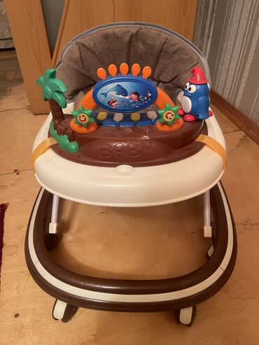 uşaq manej: Usaq maneji az istifade edilib, hecbir problemi yoxdur, musiqi oxuyur