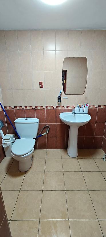 Продажа полдома: Продаю дом под бизнес 78 КВ,4 комнаты На первой линии По Улице — 8