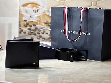 Digər aksesuarlar: Tommy Hilfiger kişi aksesuar dəsti Dəst tərkibi: - Kəmər: Qara rəng — 2