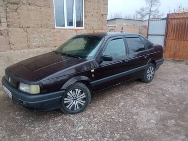 Volkswagen Passat: 1993 г., 1.8 л, Механика, Бензин, Седан