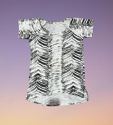 sat versace: Ženska majica sa zebra printom
Univerzalna — 1
