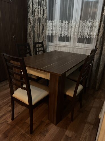 masa oturacaq: Qonaq otağı üçün, İşlənmiş, Açılmayan, Dördbucaq masa, 6 stul, Azərbaycan