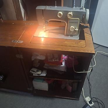 çayka: Çayka-142M tikiş maşını kabinetlə - Model: Çayka-142M (elektrik — 4
