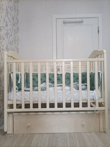 цены на детские кроватки: Продаю детскую кроватку Хелен-3 с комодом и бортиками купили для
