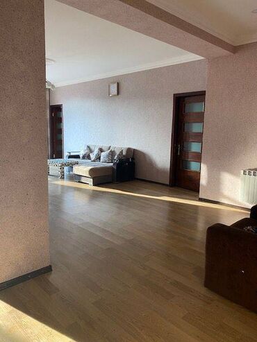 Uzunmüddətli kirayə mənzillər: Mənzil kirayə verilir. 3 otaq, 19.8 mərtəbə, 90 kv, tam əşyalı — 18