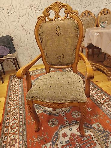 nar agacı: Klassik üslublu yemək dəsti - Tərkib: iri ölçülü düzbucaqlı masa və 8 — 3