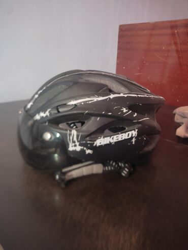 шлем для лыжи: Продаю велошлем
