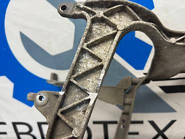 Другие автозапчасти: Кронштейн фар лев. Daf XF 460 2015 Контрактный из Германии, в — 2