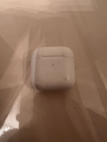Qulaqcıqlar: İşlənmiş Simsiz (Bluetooth) Qulaqcıqlar, rəng - Ağ