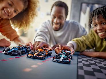 Оюнчуктар: Продаю конструктор LEGO "Speed Champions McLaren F1® Team MCL38 Race — 10