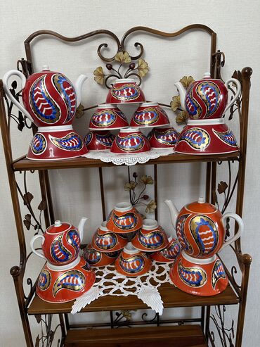 буфет для посуды: Чайные сервизы «Каламбур».
Новые!