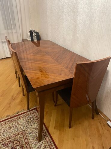 Komodlar: Italyan mebelleridi