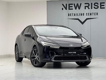 Продажа авто: Toyota Prius: 2025 г., 2 л, Вариатор, Гибрид, Лифтбек — 1
