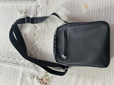 норковая шаль: Продаю барсетку Lacoste реплика хорошего качества абсолютно новая