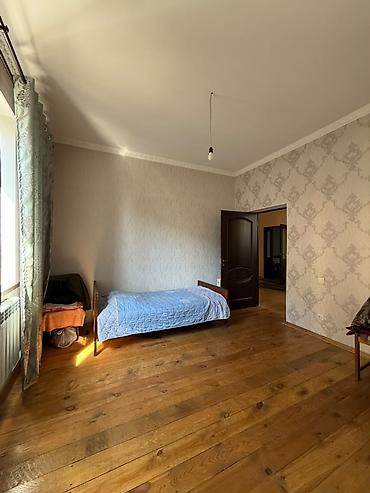 Үйлөрдү сатуу: 4 бөлмө, 150 м², 3 соток, Бишкек, Чекиш-Ата базары Кыймылсыз мүлк агенттиги — 3