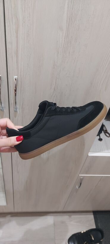 детские высокие кеды: Размер: 38, цвет - Черный, Б/у