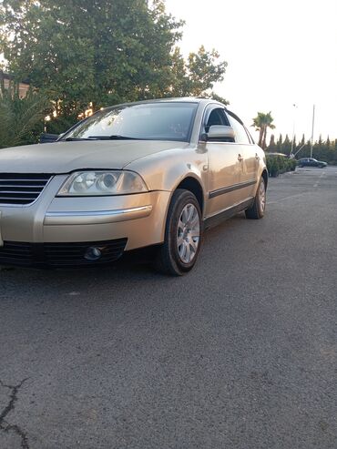 volkswagen passat qiymeti: Volkswagen Passat: 1.8 l | 2001 il Sedan