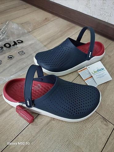 бир: Эркектердин сандалийи, 43, Crocs, Жаңы, түсү - Кара, Өзү алып кетүү — 3