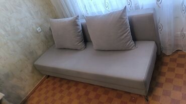 диван с подушками: Диван-кровать, цвет - Серый, Б/у