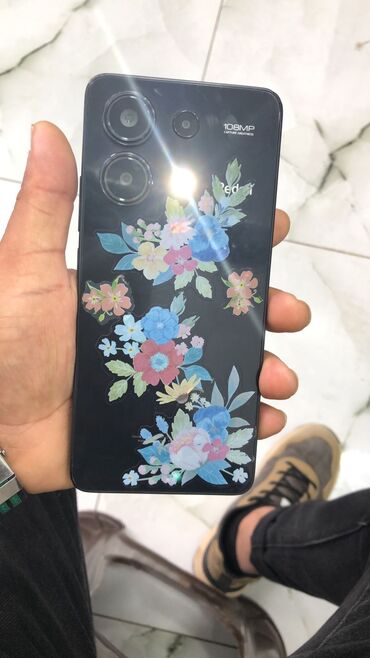 fləş kart: Məhsul: 108MP əsas kameraya sahib smartfon Xüsusiyyətlər: - Arxa