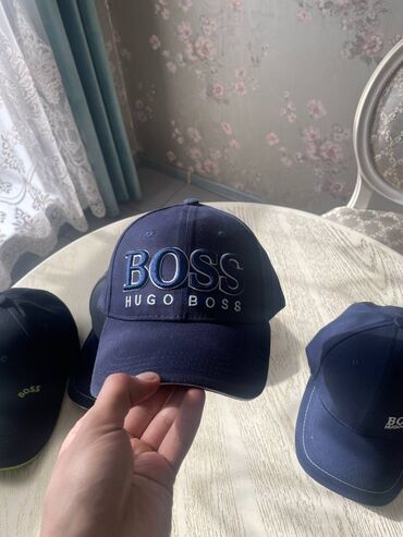 Головные уборы: Boss кепки