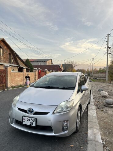 Toyota: Toyota Prius: 2011 г., 1.8 л, Вариатор, Гибрид, Седан