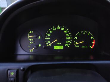 Mazda: Mazda 626: 1999 г., 2 л, Механика, Бензин, Седан — 12