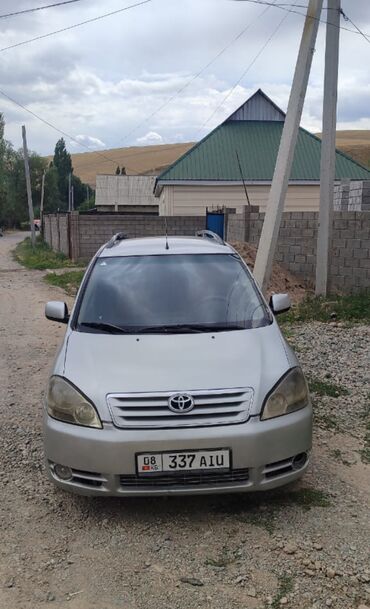 срочно срочно продаю машина: Toyota Avensis: 2002 г., 2 л, Механика, Дизель, Минивэн