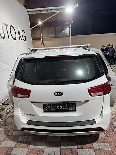 Kia: Kia Carnival: 2018 г., Минивэн — 10