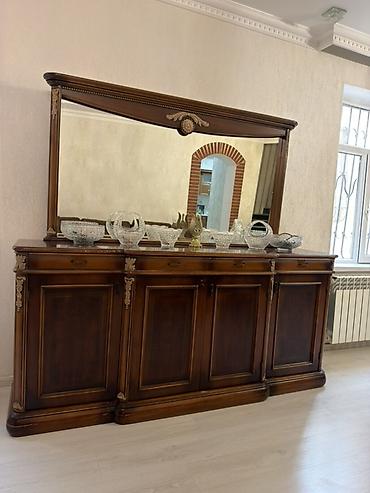 şuşəli dolab vitrini: İşlənmiş — 1