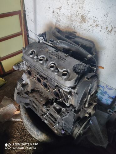 Двигатели, моторы и ГБЦ: Бензиновый мотор Honda 2.3 л, Б/у