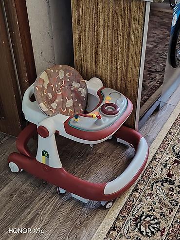 коляски в баку: Uşaq aksesuarları dəsti 1) Uşaq gəzdirici (walker) - Rəng: qırmızı/ağ — 1