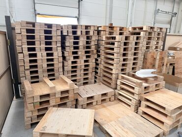 поддон: Kompakt kontrplak paletlər – anbar, logistika və istehsalat üçün