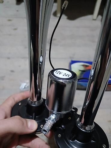 hava pompası: İki borulu hava siqnalı (air horn) - Gərginlik: 12V/24V (etiketdə — 2